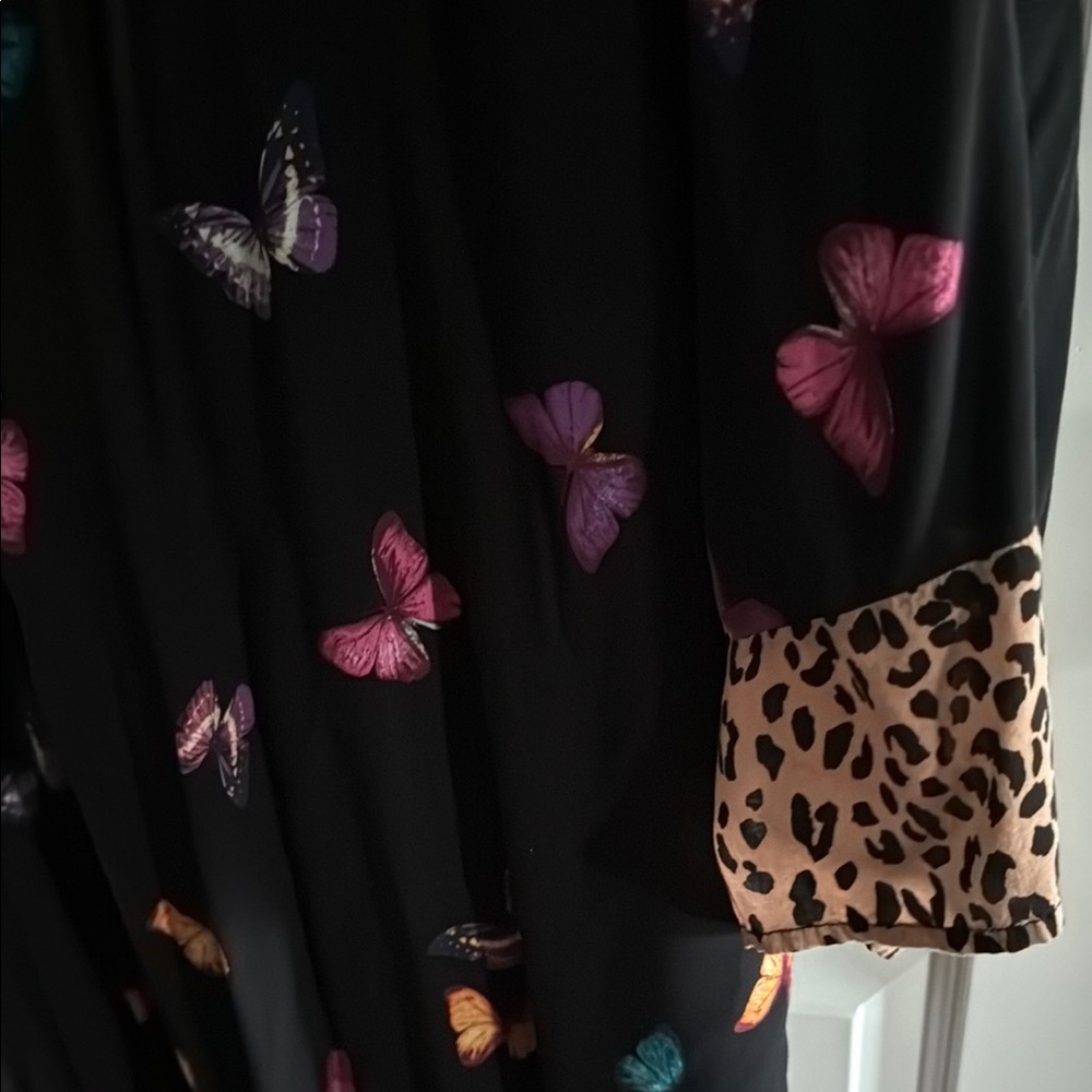 Butterfly Print Black Robe - Picture 3 of 5